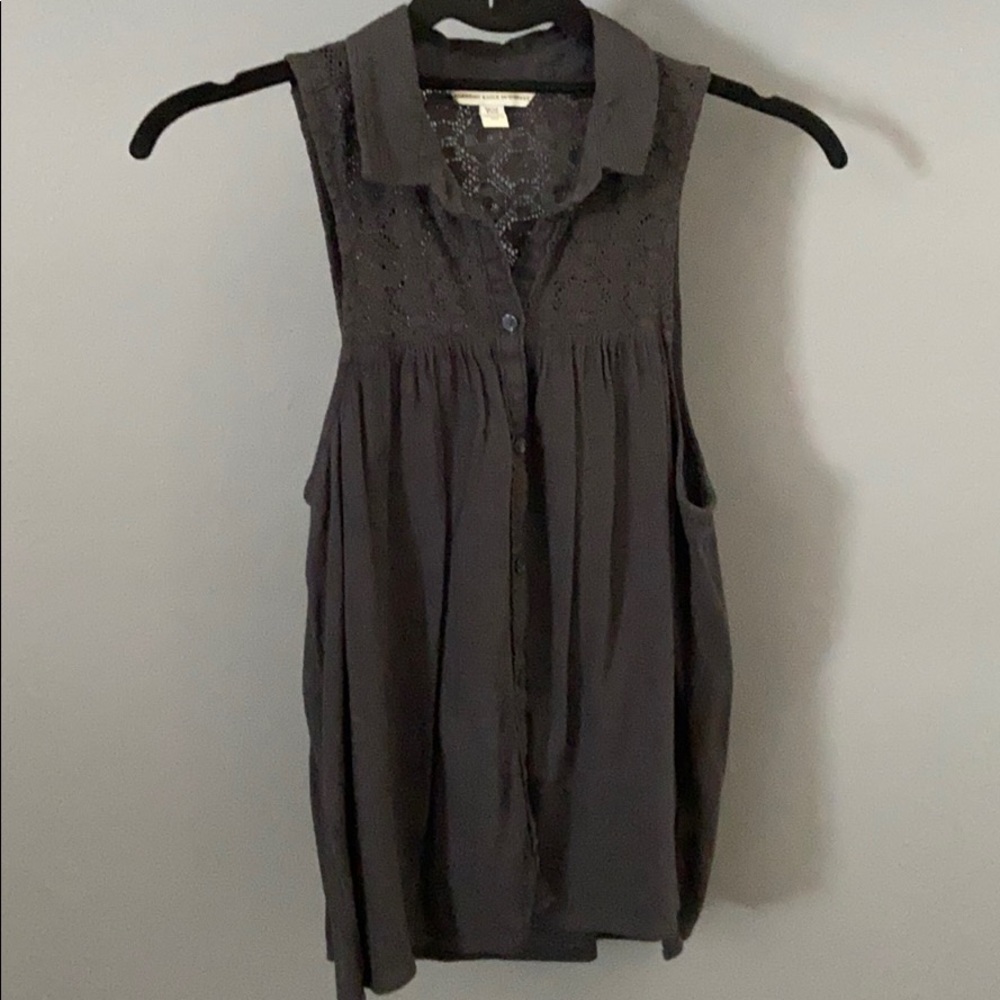 Women’s Button Down Tank 👚